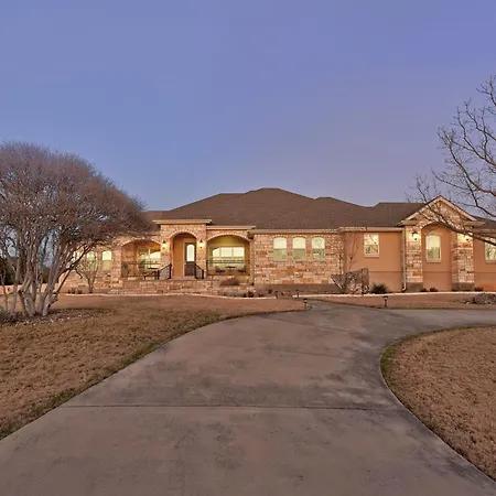 Spacious House In Roundrock